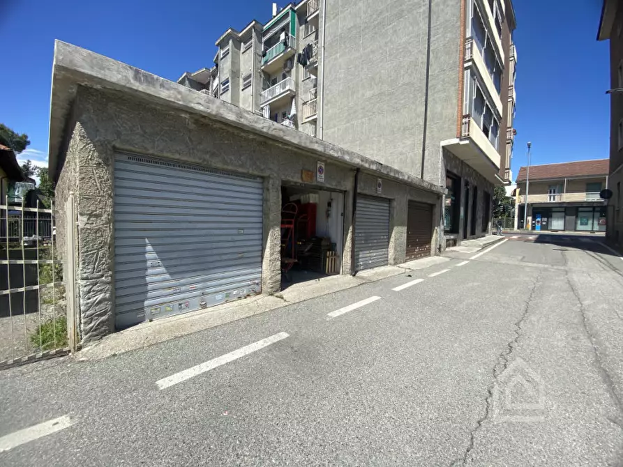 Immagine 10 di Garage in vendita  in Via Palestro 2 a San Mauro Torinese