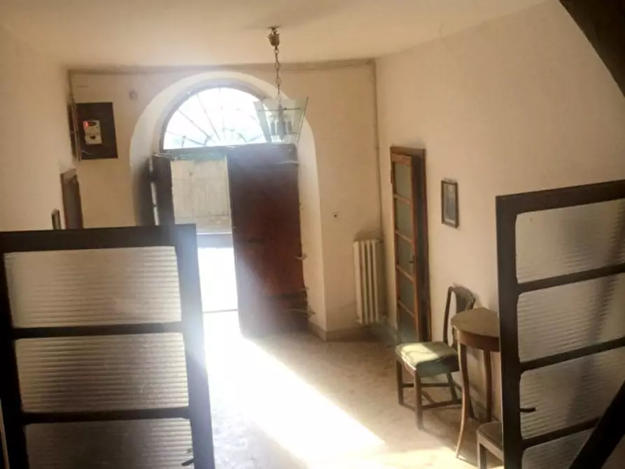 Immagine 3 di Palazzo in vendita  a Ficulle