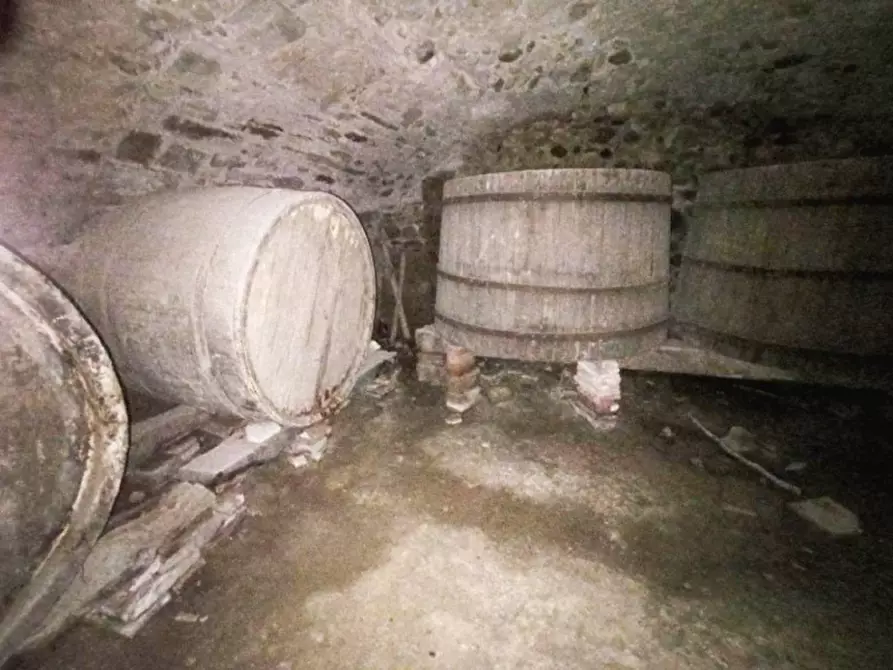 Immagine 11 di Palazzo in vendita  a Ficulle