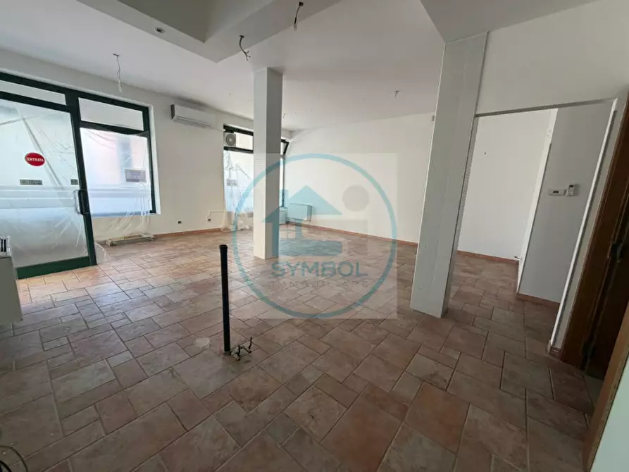 Immagine 1 di Negozio in affitto  in via liguria a Martellago
