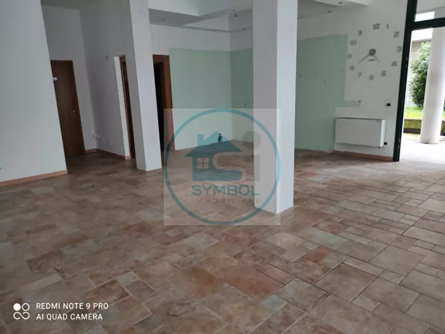 Immagine 2 di Negozio in affitto  in via liguria a Martellago