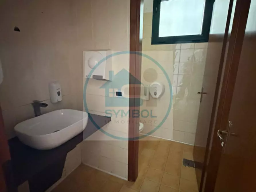Immagine 9 di Negozio in affitto  in via liguria a Martellago