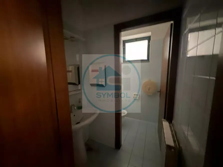 Immagine 10 di Negozio in affitto  in via liguria a Martellago