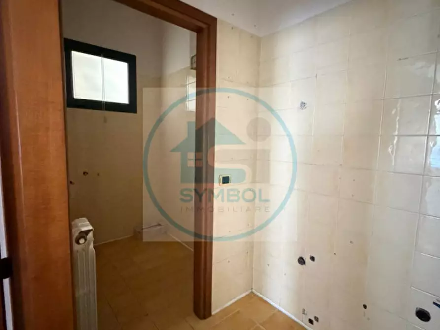 Immagine 12 di Negozio in affitto  in via liguria a Martellago