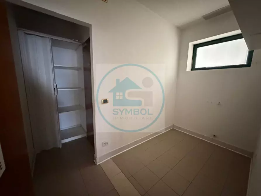 Immagine 13 di Negozio in affitto  in via liguria a Martellago