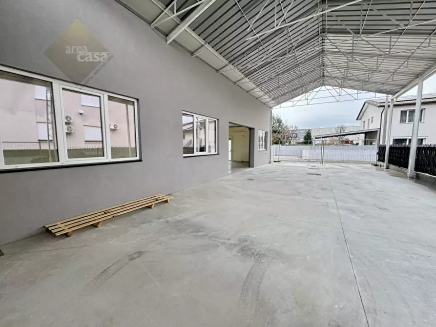 Immagine 2 di Laboratorio in vendita  in Via Carducci 6 a Rossano Veneto