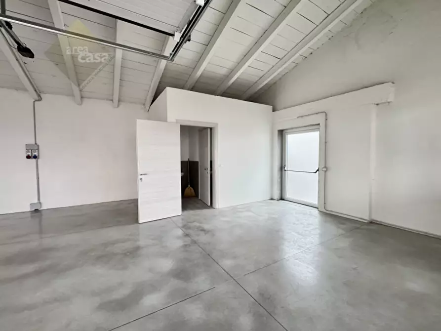 Immagine 4 di Laboratorio in vendita  in Via Carducci 6 a Rossano Veneto