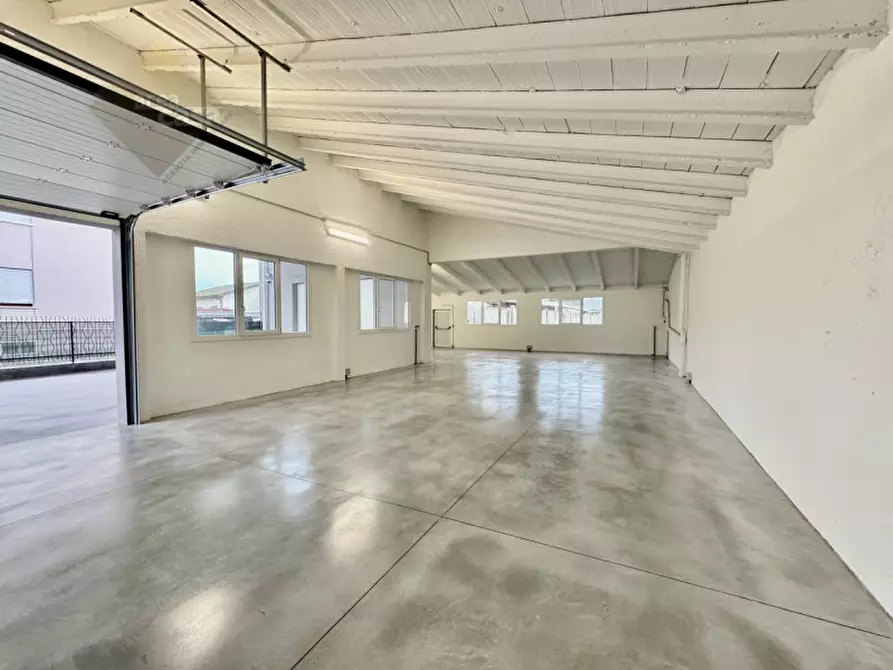 Immagine 8 di Laboratorio in vendita  in Via Carducci 6 a Rossano Veneto