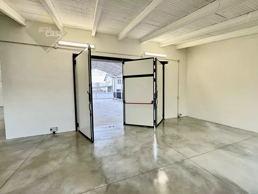 Immagine 16 di Laboratorio in vendita  in Via Carducci 6 a Rossano Veneto