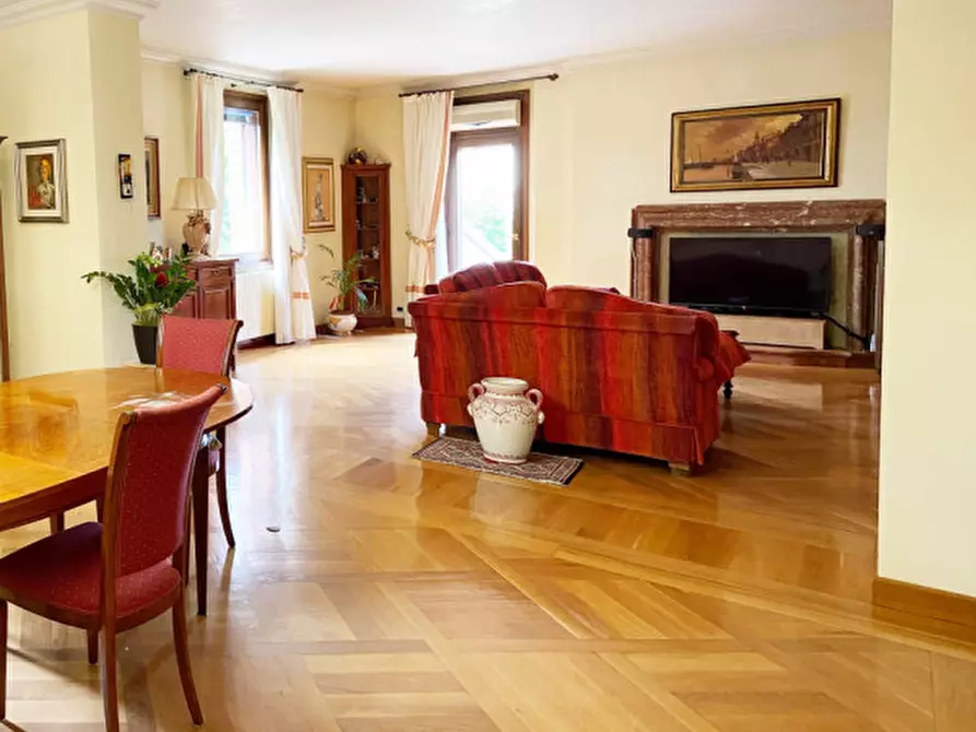 Immagine 1 di Appartamento in vendita  in Via Mazzini a Montebelluna