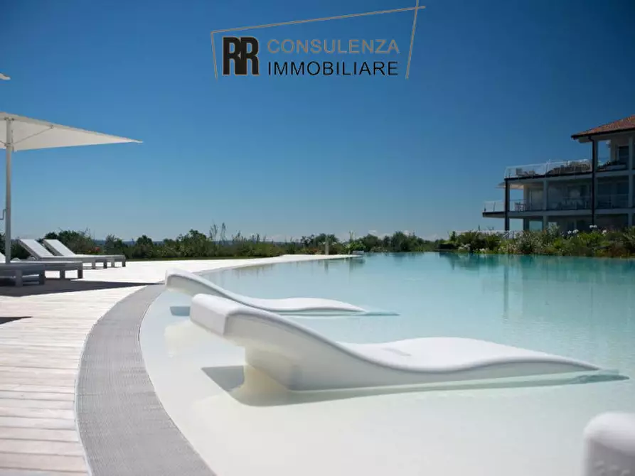 Immagine 11 di Appartamento in vendita  a Padenghe Sul Garda