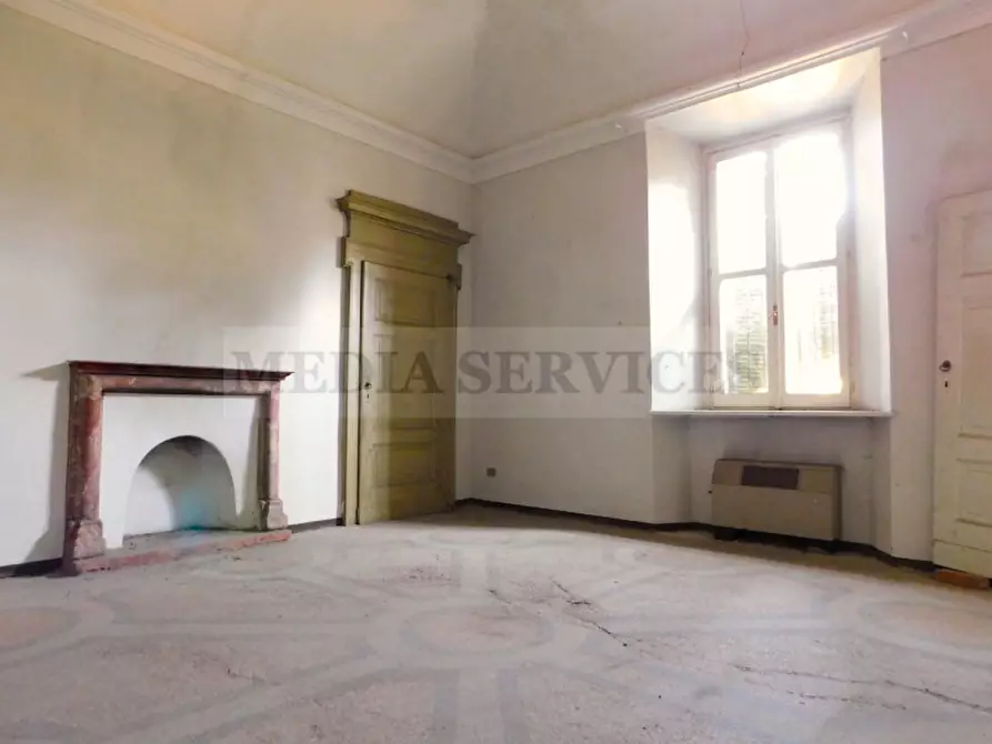 Immagine 22 di Palazzo in vendita  in via Castello n° 35 a Cergnago