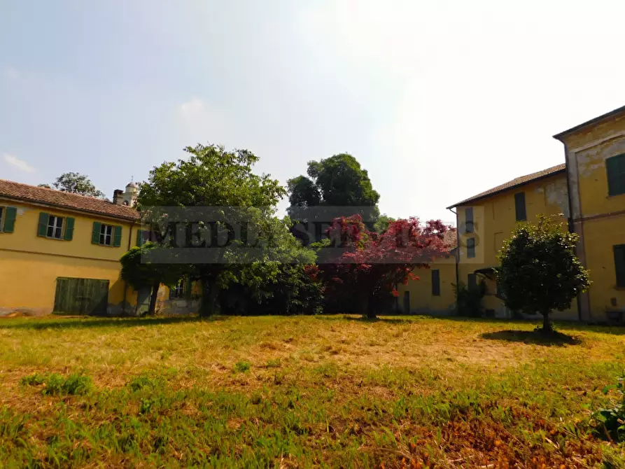 Immagine 49 di Palazzo in vendita  in via Castello n° 35 a Cergnago