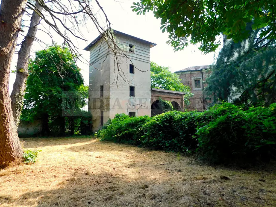 Immagine 57 di Palazzo in vendita  in via Castello n° 35 a Cergnago