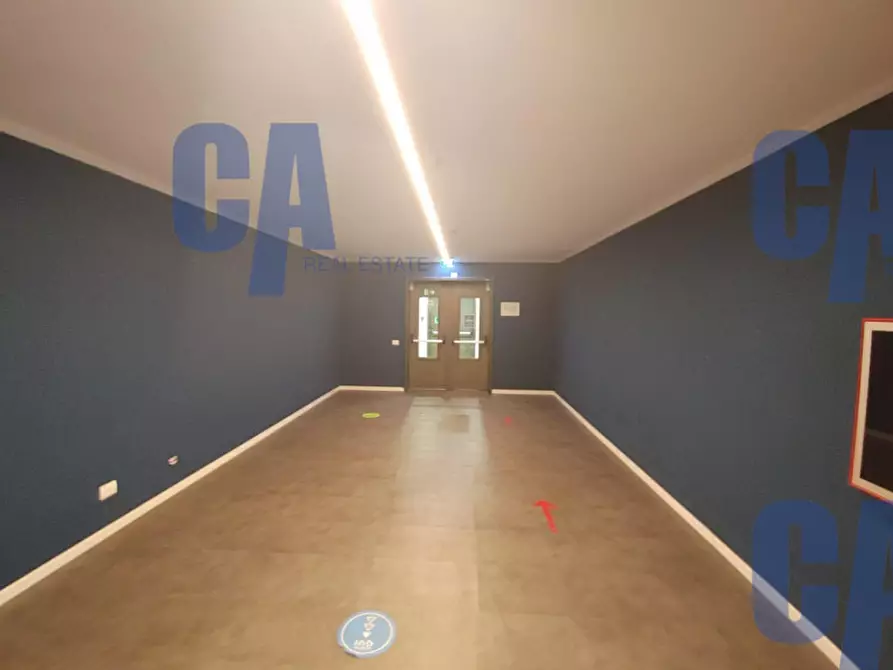 Immagine 21 di Ufficio in affitto  in VIA BOVISASCA a Milano