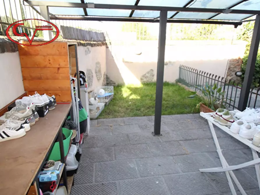 Immagine 22 di Villetta a schiera in vendita  in Restone a Figline E Incisa Valdarno