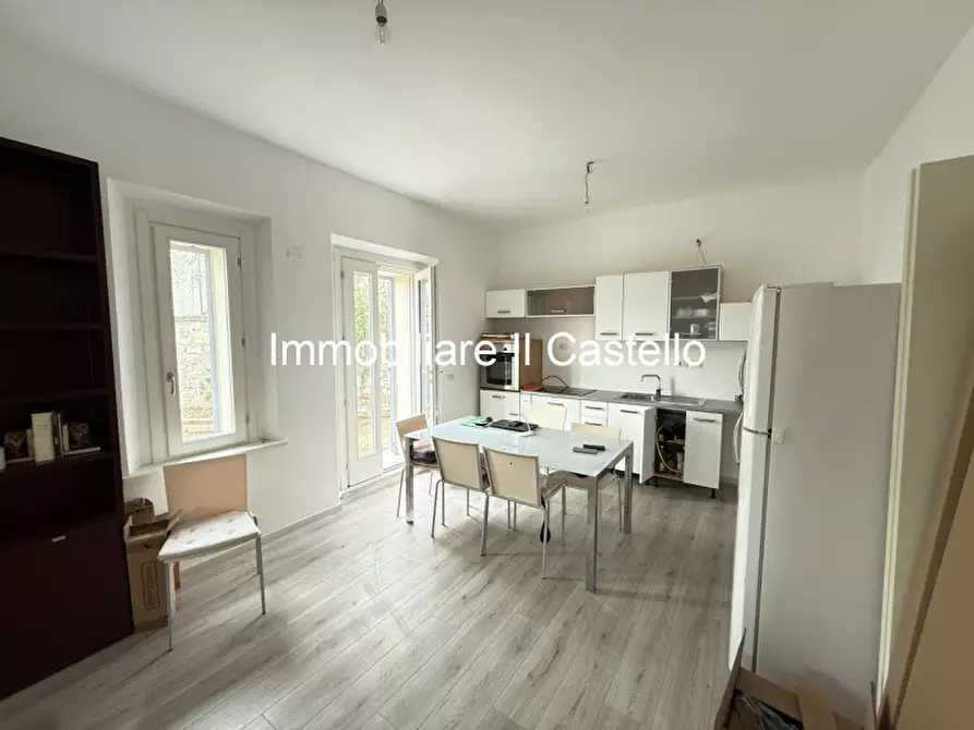 Immagine 7 di Villa in vendita  a Castiglione Del Lago