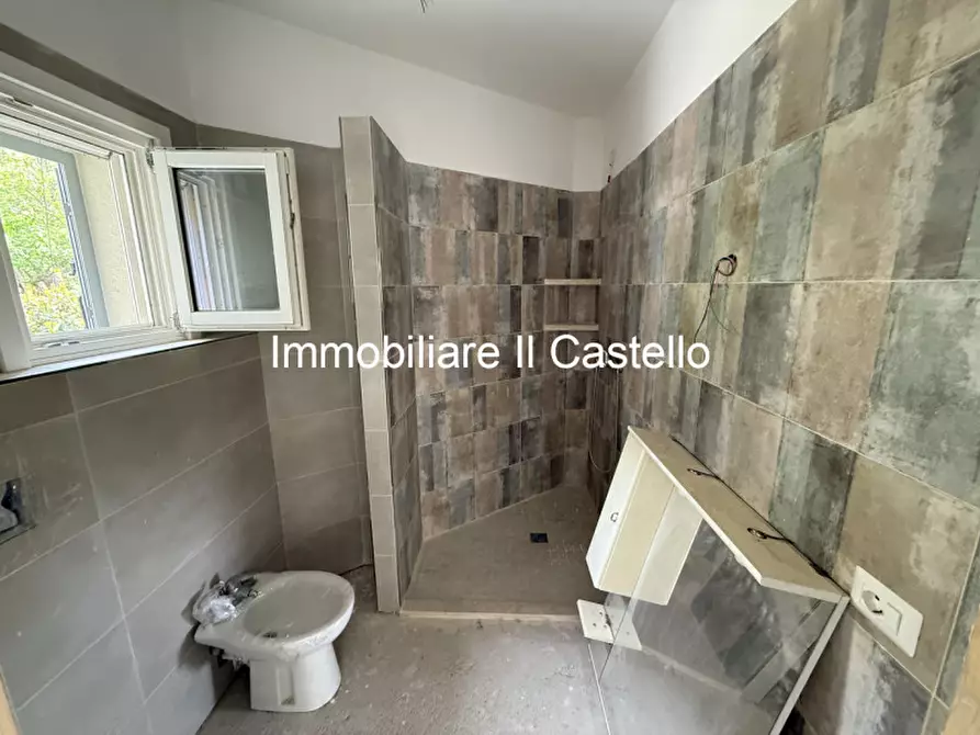 Immagine 18 di Villa in vendita  a Castiglione Del Lago