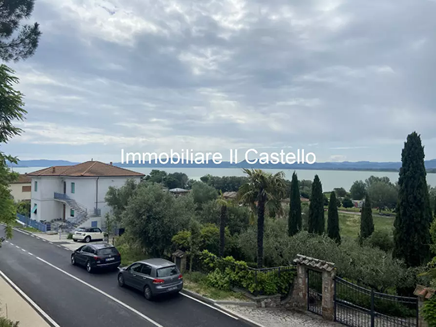 Immagine 23 di Villa in vendita  a Castiglione Del Lago