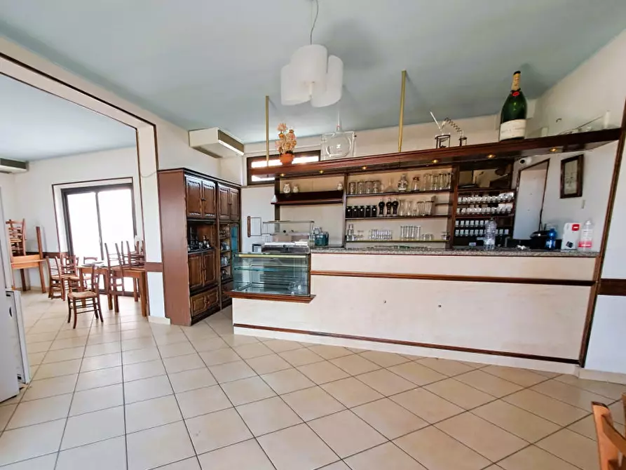 Immagine 7 di Attività commerciale in vendita  in via porto a Tuoro Sul Trasimeno