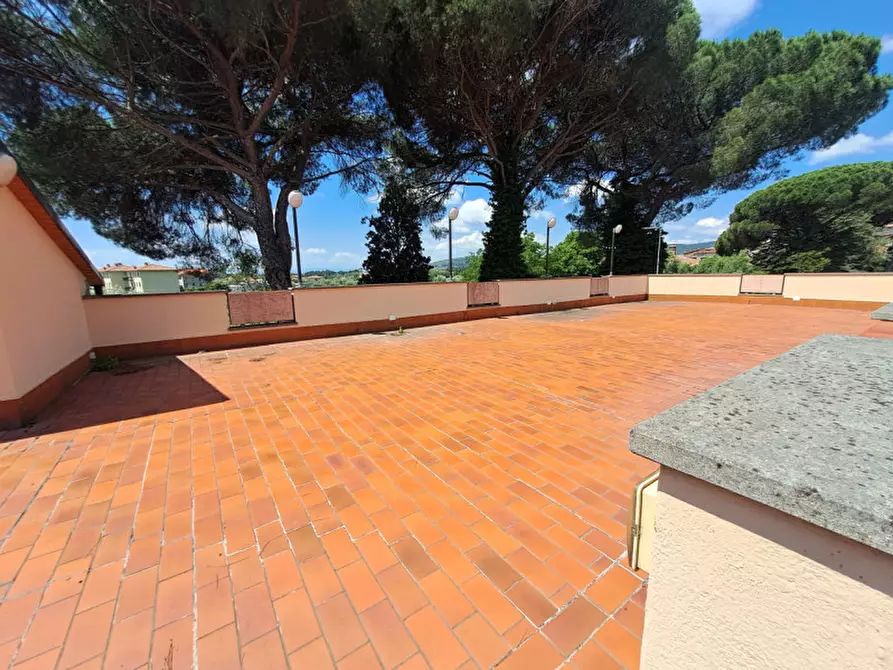 Immagine 17 di Attività commerciale in vendita  in via porto a Tuoro Sul Trasimeno