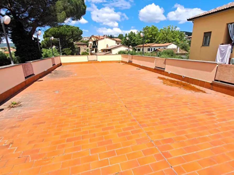 Immagine 18 di Attività commerciale in vendita  in via porto a Tuoro Sul Trasimeno