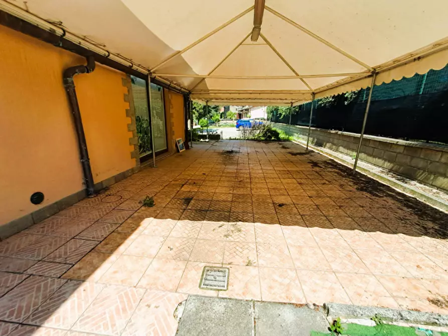 Immagine 19 di Attività commerciale in vendita  in via porto a Tuoro Sul Trasimeno