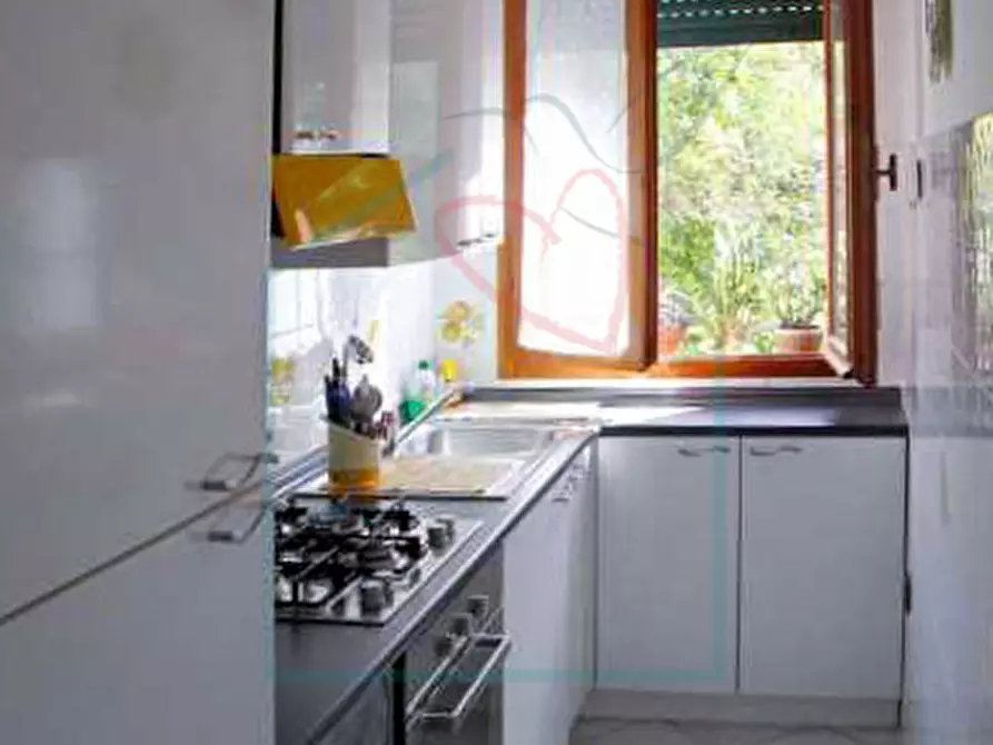 Immagine 4 di Appartamento in vendita  in Carboniano 3° traversa 16 a Lerici