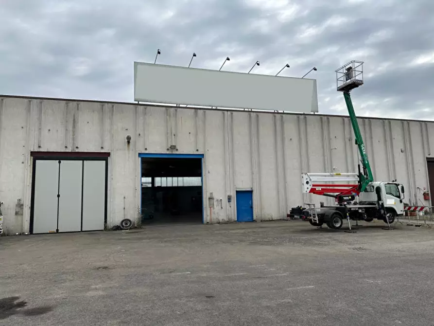 Immagine 6 di Capannone industriale in vendita  in Via Donizetti a Assago