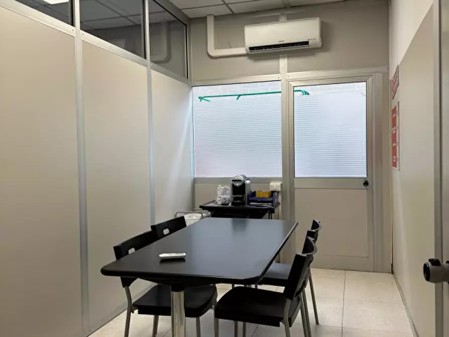 Immagine 11 di Capannone industriale in vendita  in Via Donizetti a Assago