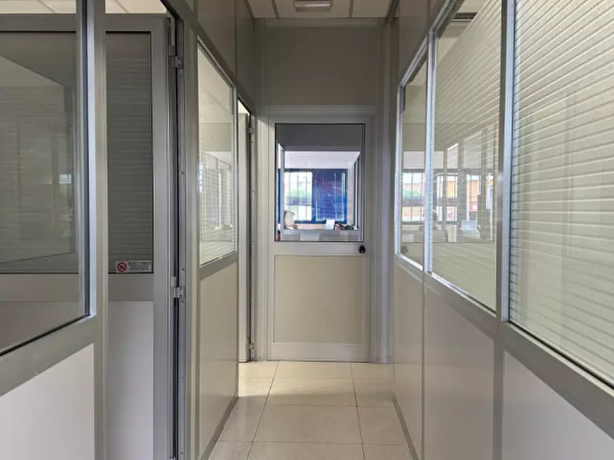 Immagine 13 di Capannone industriale in vendita  in Via Donizetti a Assago