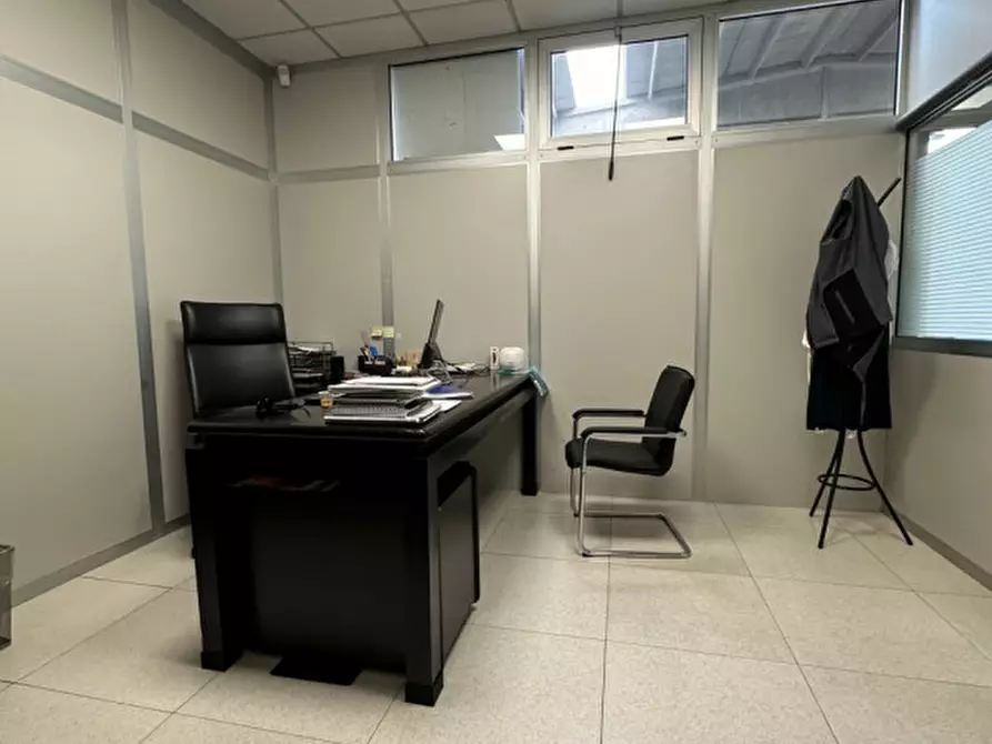 Immagine 14 di Capannone industriale in vendita  in Via Donizetti a Assago