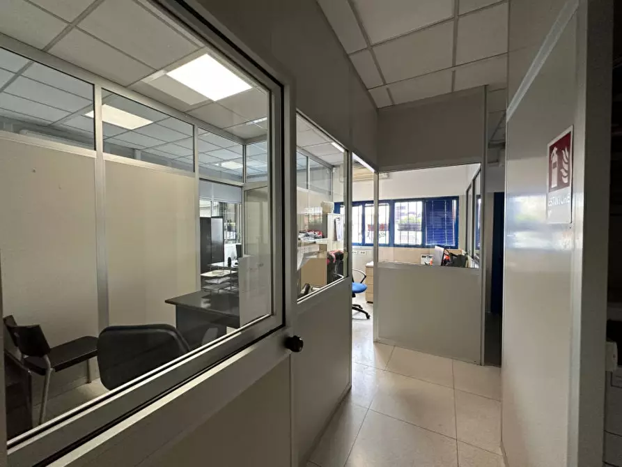 Immagine 15 di Capannone industriale in vendita  in Via Donizetti a Assago