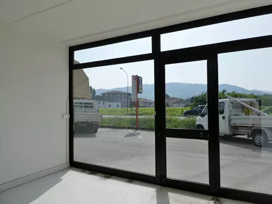 Immagine 20 di Negozio in vendita  in Viale Milano a Montecchio Maggiore