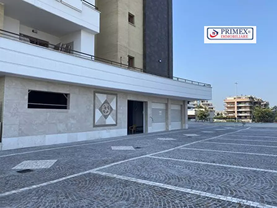 Immagine 4 di Garage in vendita  in Largo Walter Molino a Roma