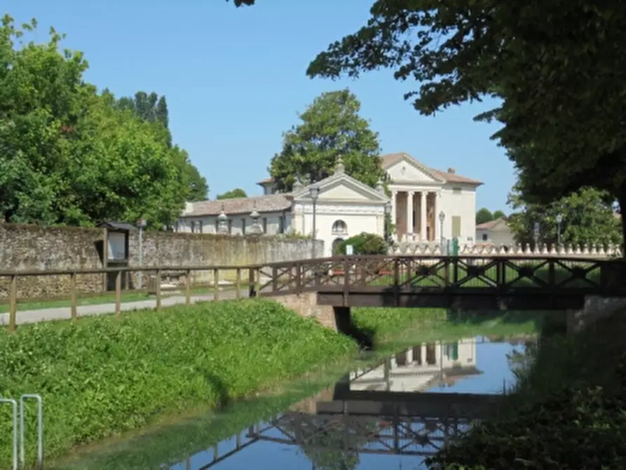 Immagine 4 di Magazzino in vendita  a Fratta Polesine