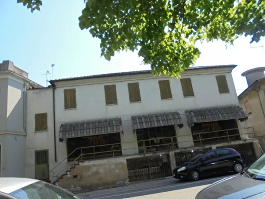 Immagine 9 di Magazzino in vendita  a Fratta Polesine