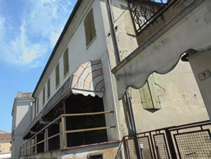 Immagine 10 di Magazzino in vendita  a Fratta Polesine