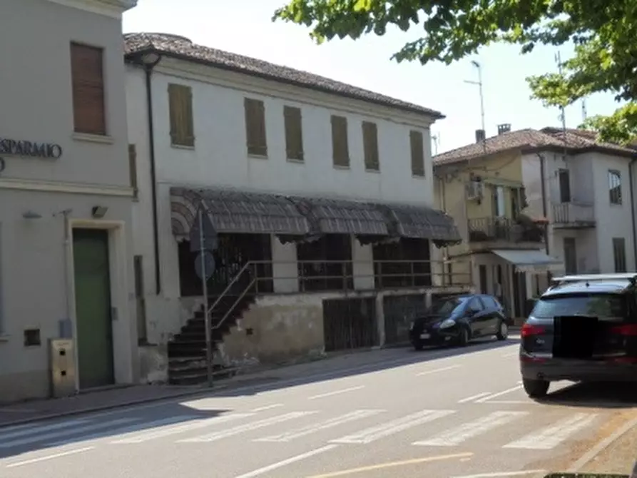 Immagine 11 di Magazzino in vendita  a Fratta Polesine