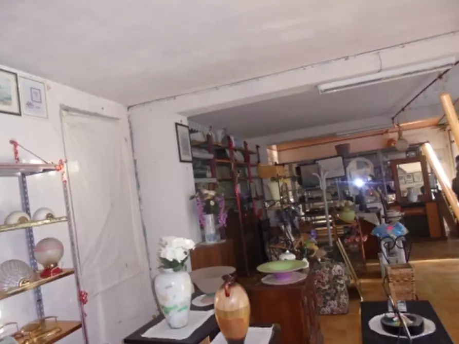 Immagine 12 di Magazzino in vendita  a Fratta Polesine