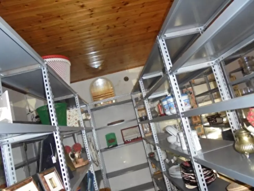 Immagine 13 di Magazzino in vendita  a Fratta Polesine