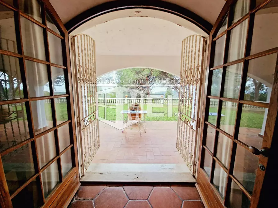 Immagine 17 di Villa in vendita  in via della valle benedetta a Livorno