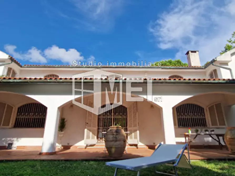 Immagine 19 di Villa in vendita  in via della valle benedetta a Livorno