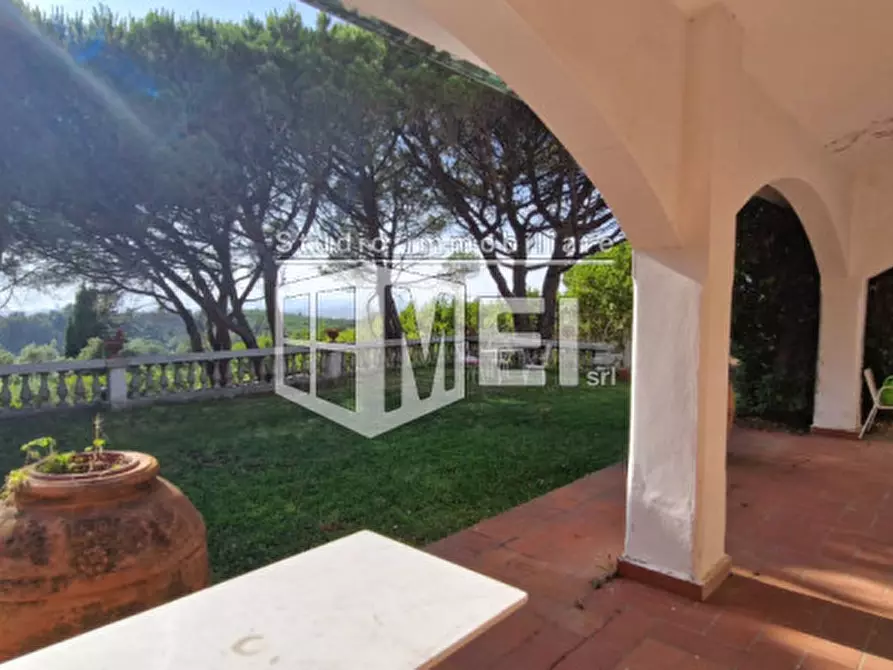 Immagine 25 di Villa in vendita  in via della valle benedetta a Livorno