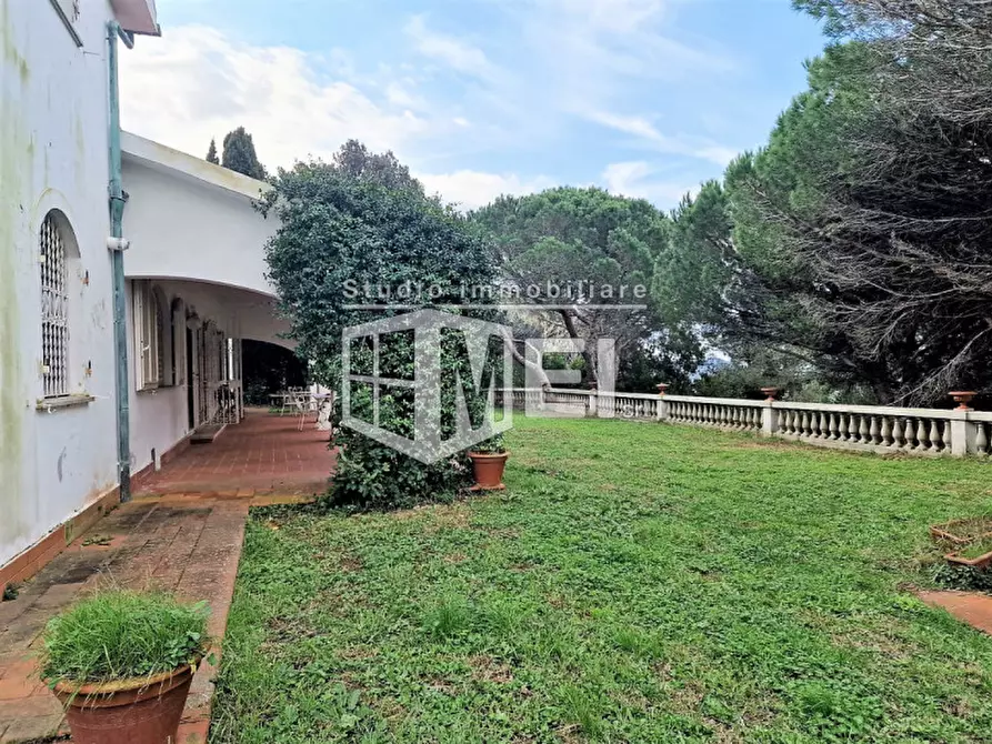 Immagine 26 di Villa in vendita  in via della valle benedetta a Livorno
