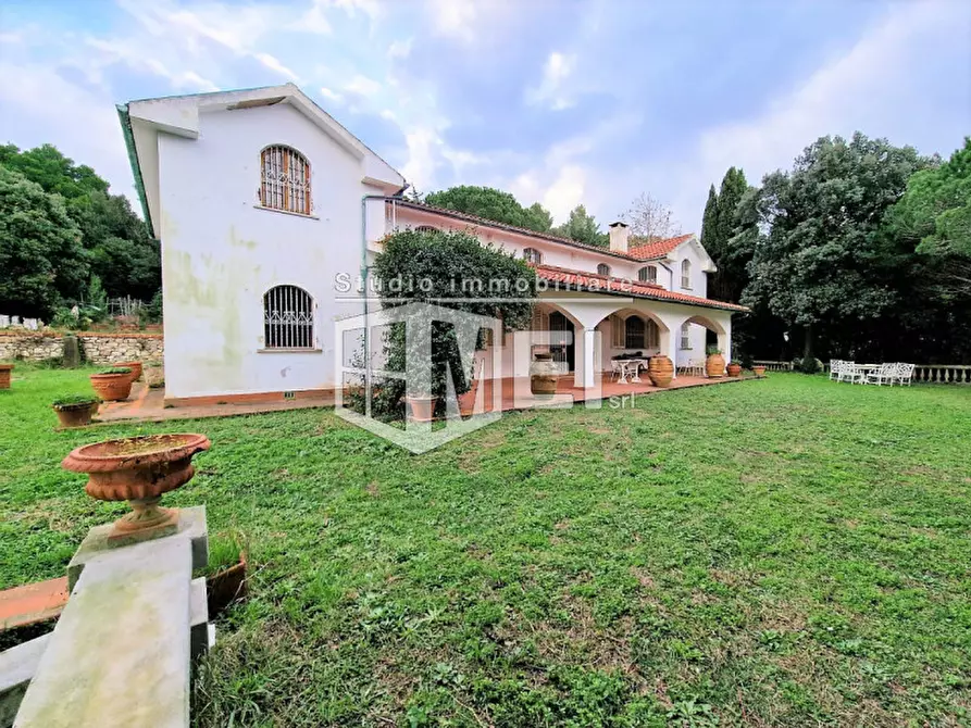 Immagine 37 di Villa in vendita  in via della valle benedetta a Livorno