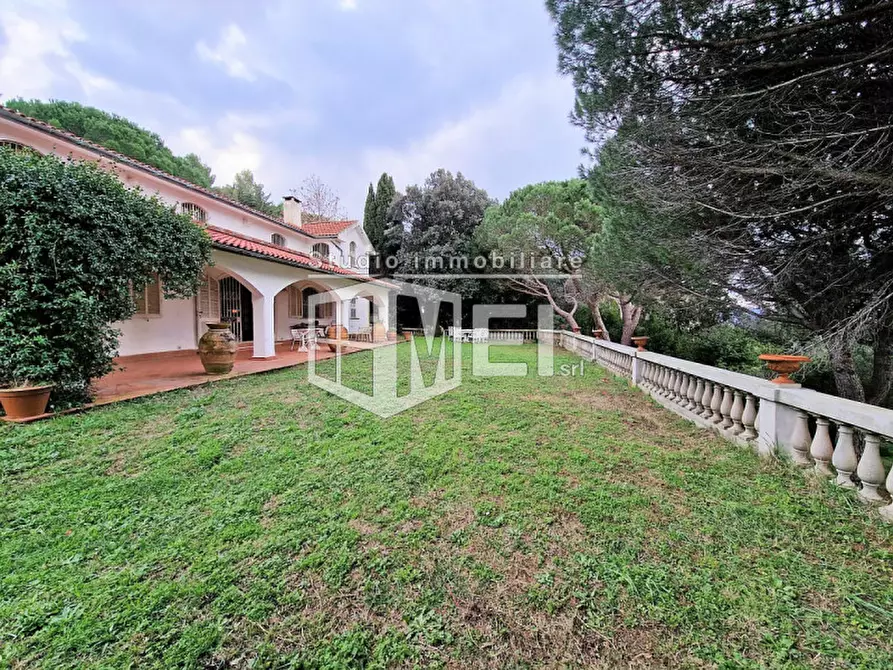 Immagine 38 di Villa in vendita  in via della valle benedetta a Livorno