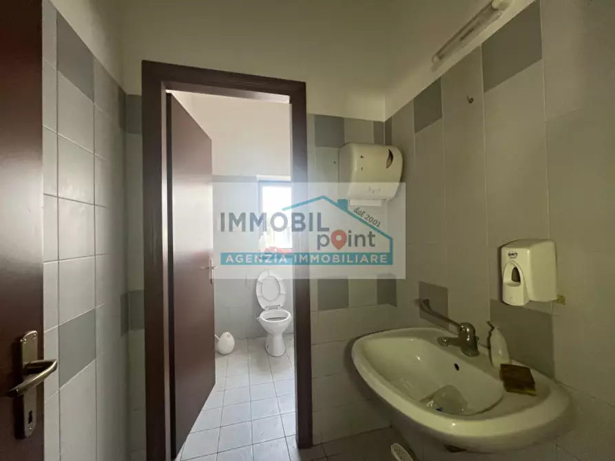 Immagine 23 di Ufficio in vendita  in via Galileo Galilei a Teolo