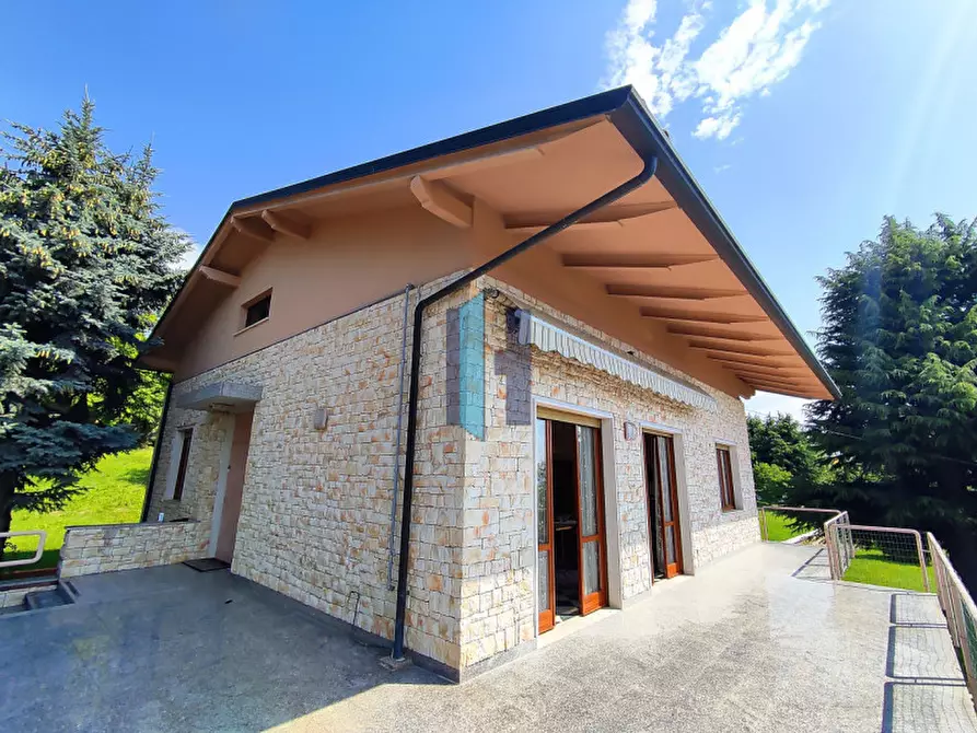 Immagine 27 di Villa in vendita  in Via Panoramica a Serle