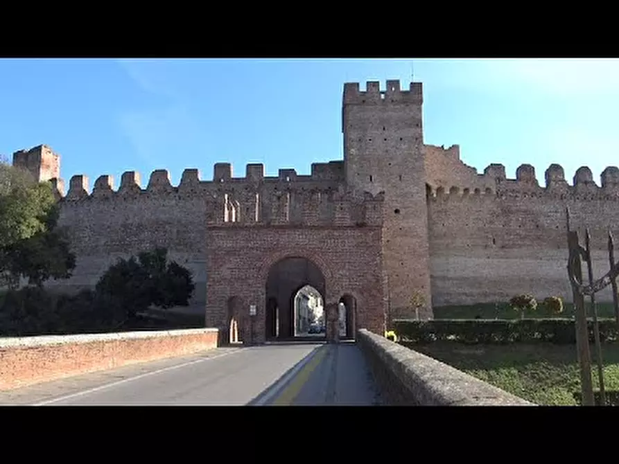 Immagine 1 di Palazzo in vendita  in via garibaldi a Cittadella